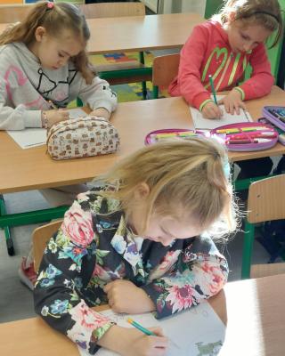 Dzieci Maluja Bohaterow Bajki