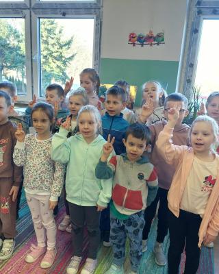 Dzieci Z 1b Skladaja Przyrzeczenie